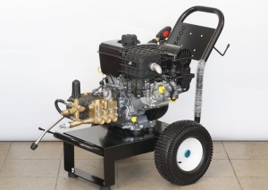 Myjka spalinowa, pompa COMET 276 BAR - 19.2 litr/min, silnik spalinowy  Vanguard 14 HP + wózek  +  pistolet   